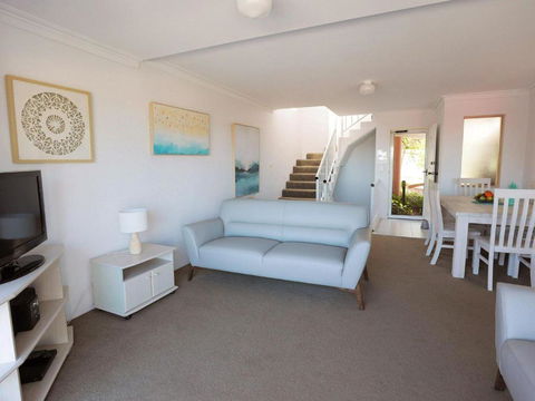4 Frangipani 30 Leonard Avenue Spacious Townhouse - Accommodation Bookings 2
