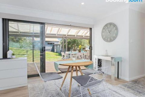 Bay Dream Believer 16 Verona Road Pet Friendly Boat Parking & WIFI - Accommodation Bookings 1