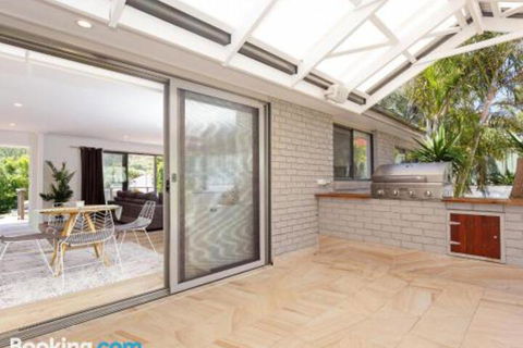 Bay Dream Believer 16 Verona Road Pet Friendly Boat Parking & WIFI - Accommodation Bookings 0