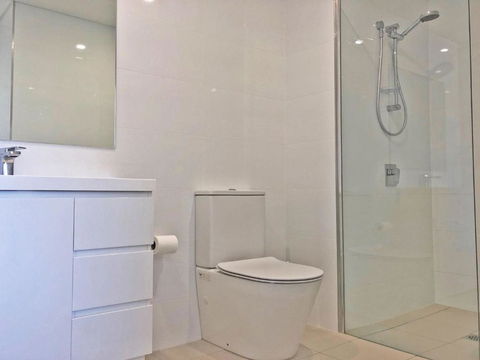 Avra Seabreeze 503 / 4 8 Bullecourt Street - Accommodation Bookings 5