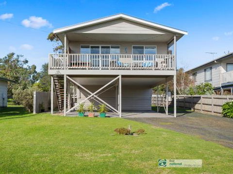 13 Seacombe Grove Ventnor - Accommodation Bookings 3