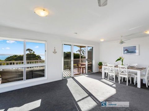13 Seacombe Grove Ventnor - Accommodation Bookings 6