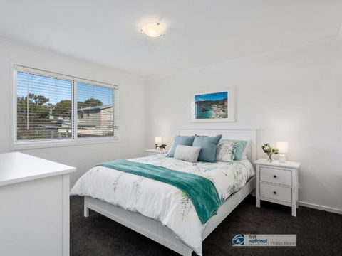 13 Seacombe Grove Ventnor - Accommodation Bookings 1
