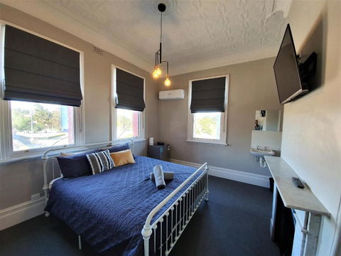 The Royal Hotel - Accommodation Bookings 3