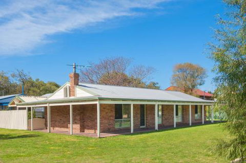 Anchors Away - Accommodation Bookings 0
