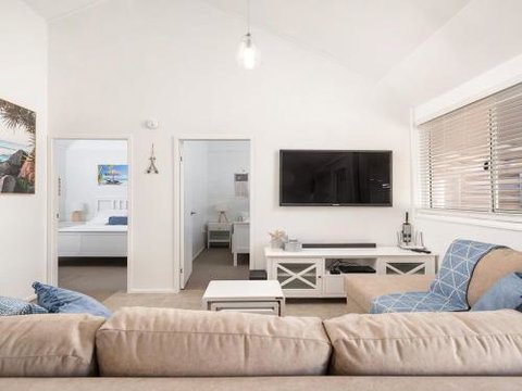 Little Kingsley Beach House 59A Kingsley Drive - Accommodation Bookings 4
