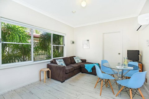 Smugglers Resort Style Apartments No 9 - Accommodation Bookings 1