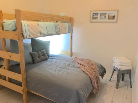 Smugglers Resort Style Apartments No 9 - Accommodation Bookings 4