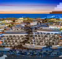 Arise Hedge - Accommodation Bookings