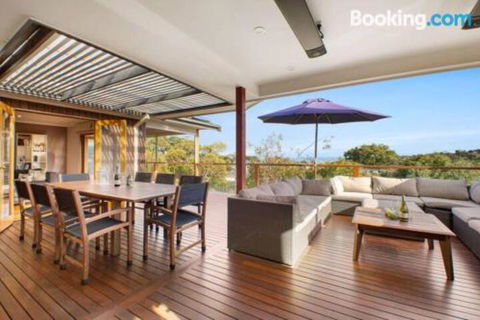 Acqua Vista Water View Fireplace Walk To Beach - Accommodation Bookings 6