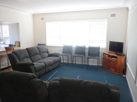 Cabenay 3 VIEWS ACROSS THE PARK - Accommodation Bookings 3