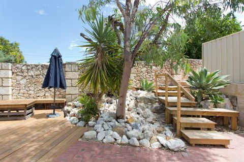 Dingo At White Gum Lodge - Accommodation Bookings 4