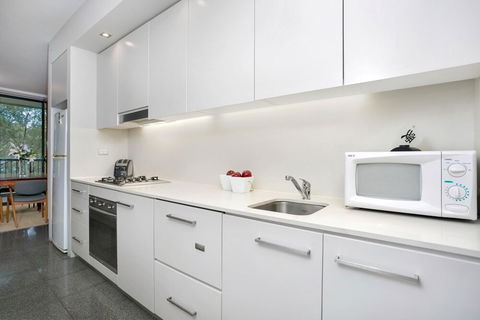 Surry Hills 1 Bedroom Apartment ADEL1 - Accommodation Bookings 6