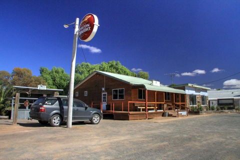 Ivanhoe Hotel Motel - Accommodation Bookings 2