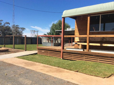 Ivanhoe Hotel Motel - Accommodation Bookings 5