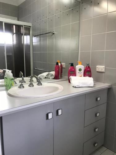 Townsville Wistaria Spacious Home - Accommodation Bookings 2