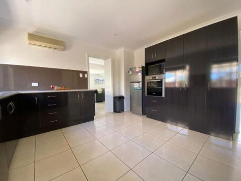 Townsville Wistaria Spacious Home - Accommodation Bookings 1