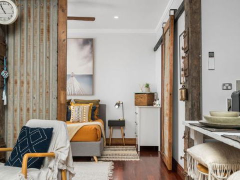 Black Beauty Studio - Accommodation Bookings 0