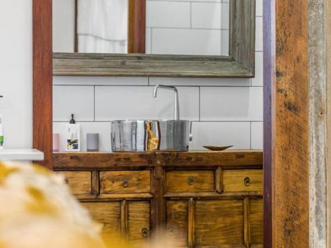 Black Beauty Studio - Accommodation Bookings 1