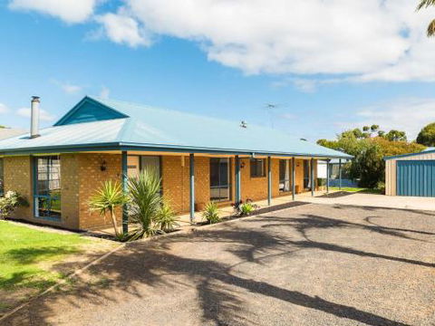 Back Beach Retreat - Accommodation Bookings 5