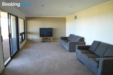Eagles Nest - Accommodation Bookings 1