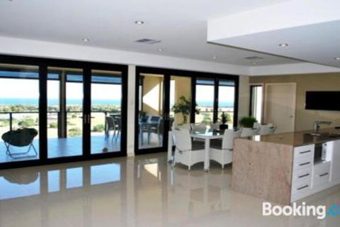 Eagles Nest - Accommodation Bookings 4