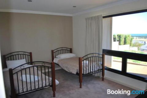 Eagles Nest - Accommodation Bookings 2