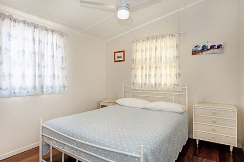 Close To Water Restaurants & Clubs Toorbul St. Bongaree - Accommodation Bookings 5