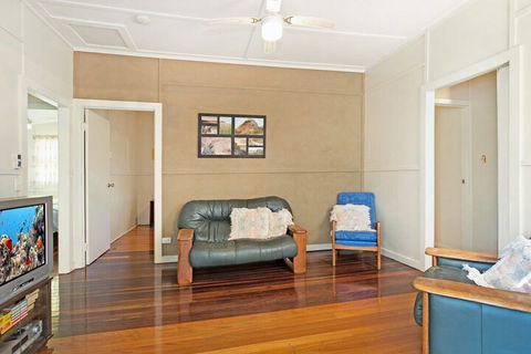Close To Water Restaurants & Clubs Toorbul St. Bongaree - Accommodation Bookings 3