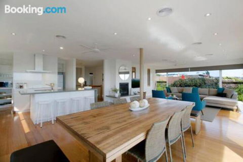 Anchor Beachfront Retreat - Accommodation Bookings 4