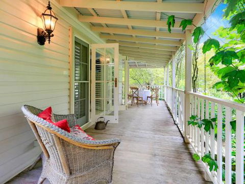 Mirrabooka Burrawang Beautiful Home & 3 Acres Of Gardens In The Southern Highlands - Accommodation Bookings 3