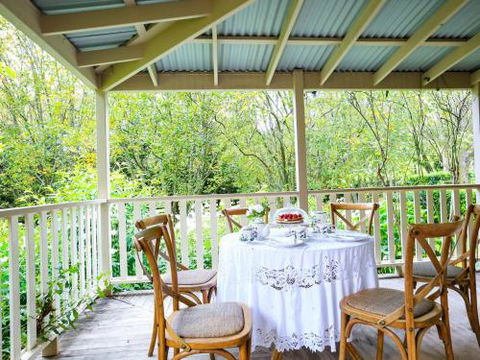 Mirrabooka Burrawang Beautiful Home & 3 Acres Of Gardens In The Southern Highlands - Accommodation Bookings 2