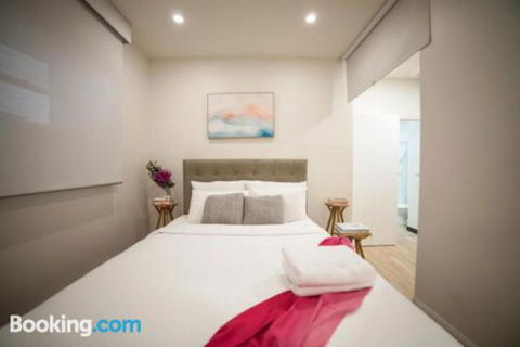 Flinders Lane Melbourne Apartment By Ready Set Host - Accommodation Bookings 6