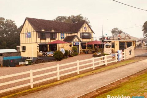 Hilltop Gallery - Accommodation Bookings 2