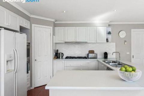 Rye Poolside Escape - Accommodation Bookings 2