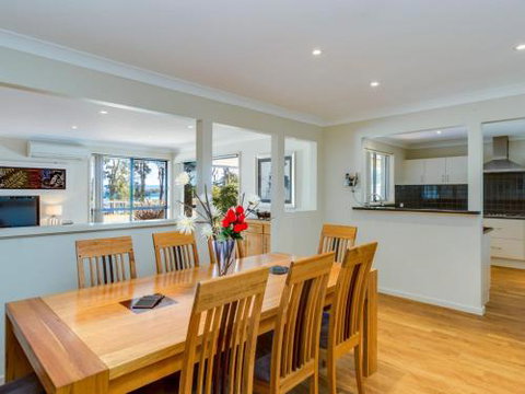 Loralyn In Sanctuary Point 4pm Check Out Sundays - Accommodation Bookings 6