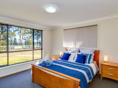 Loralyn In Sanctuary Point 4pm Check Out Sundays - Accommodation Bookings 1