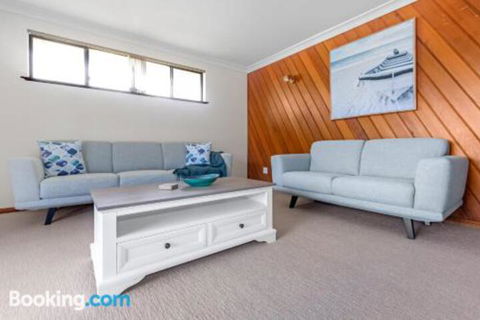 Stingray Shores Your Riverside Escape - Accommodation Bookings 2
