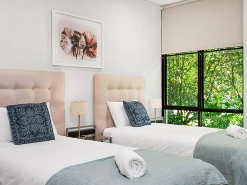 NORMANDIE PARK Exeter 4pm Check Out On Sundays - Accommodation Bookings 1