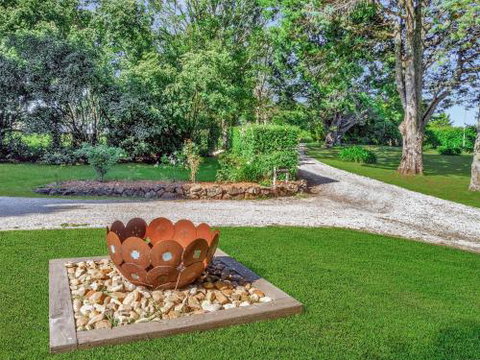 NORMANDIE PARK Exeter 4pm Check Out On Sundays - Accommodation Bookings 6