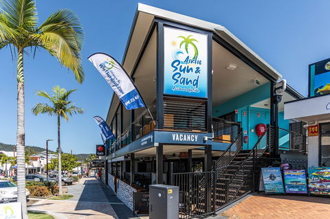 Airlie Sun & Sand Accommodation 3 - Accommodation Bookings 1