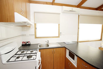 Geelong Riverview Tourist Park - Accommodation Bookings 6