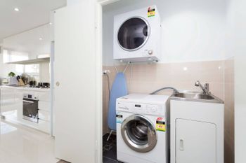 Executive Designer Apartment With Pool + Parking - Accommodation Bookings 1