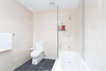 Executive Designer Apartment With Pool + Parking - Accommodation Bookings 6
