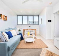 Bright 2 Bedroom Seafoam Apartment - Accommodation Bookings