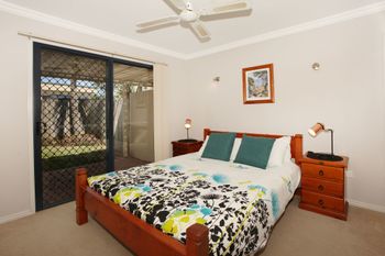 Oomoo 27a - Accommodation Bookings 3