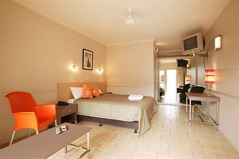 Discovery Cairns - Accommodation Bookings 2