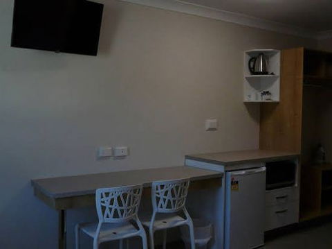 BEST WESTERN CASTLE LODGE MOTEL - Accommodation Bookings 1