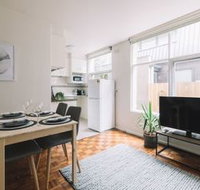 Cosy Melbourne Apartment Close To CBD - Accommodation Bookings