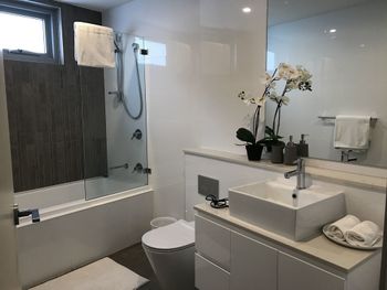 LUXURY 3 BEDROOM APARTMENT SYDNEY - Accommodation Bookings 4
